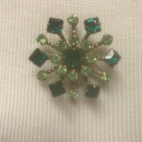 Vintage Two-Tone Green Rhinestone Brooch Lapel Pin - Picture 5 of 8